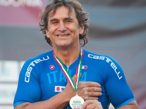 Un minuto di silenzio per ricordare Alex Zanardi