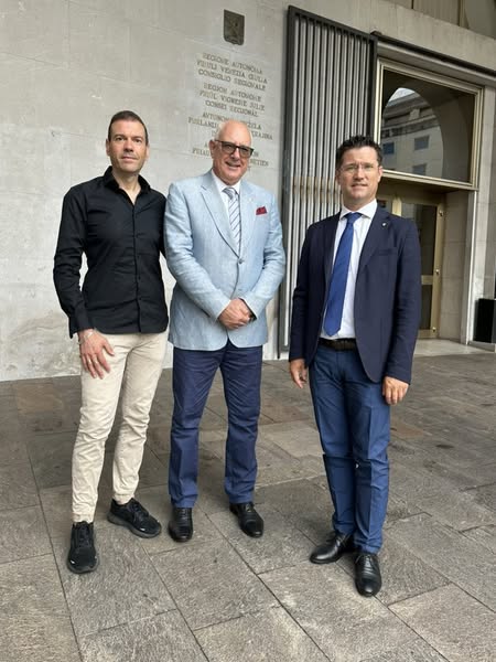 Il consigliere federale Andrea Bisaro, il Presidente della FSI LUigi Maggi e il consigliere regionale Markus Maurmair