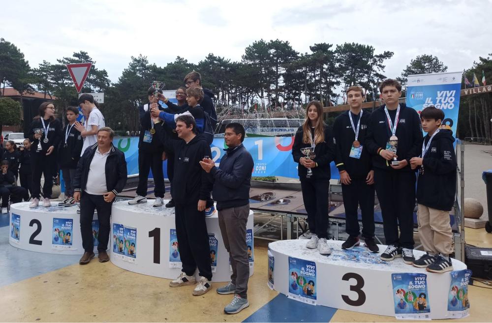 La premiazione della Nazionale over 50, medaglia d'argento