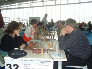 r10   dscf0084   italia b   lussemburgo